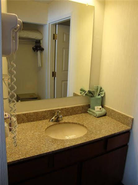 Host Inn An All Suites Hotel Wilkes-Barre Ngoại thất bức ảnh